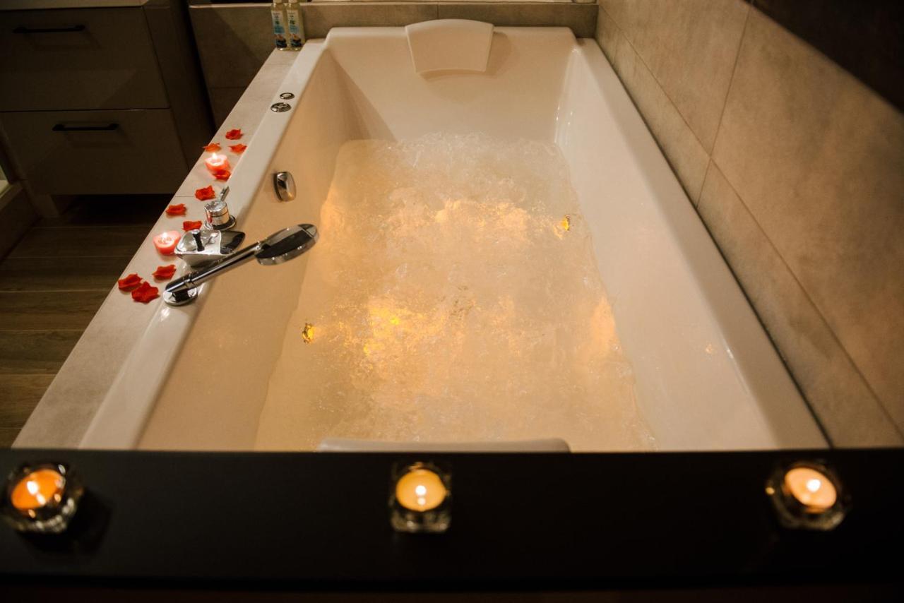 La Suite Romantique Avec Jacuzzi Au Coeur De Перпиньан Экстерьер фото