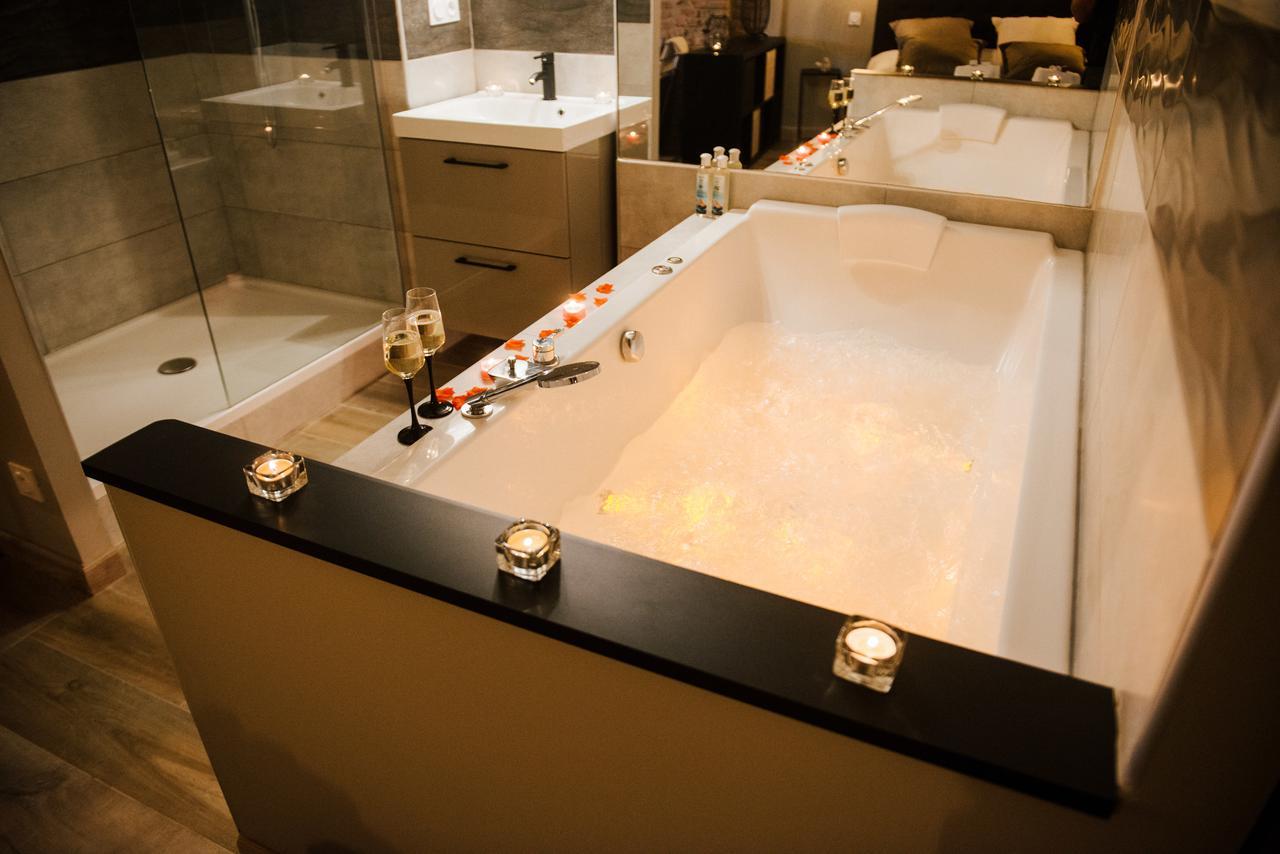 La Suite Romantique Avec Jacuzzi Au Coeur De Перпиньан Экстерьер фото